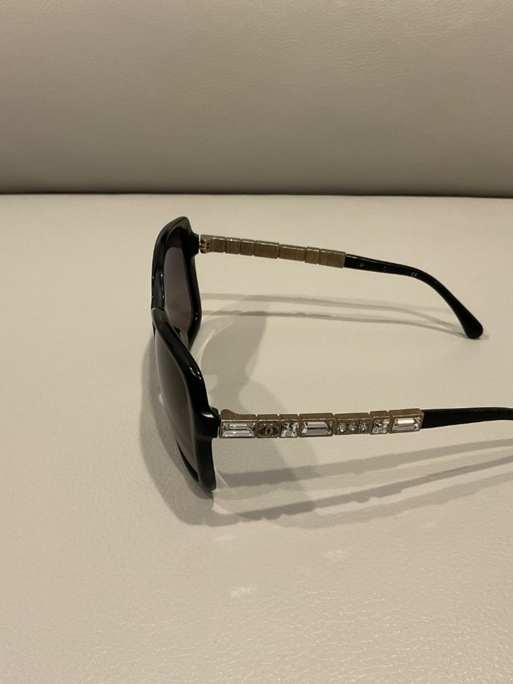 Authentic Chanel Black Rectangular CC Logo Sunglasses Made in Italy - Picture 4 of 6